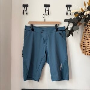 Men's Mountain Biking Shorts in Slate Blue